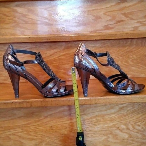 Kenneth Cole Pewter Jewelled Sandals, 8-1/2 - Picture 4 of 9